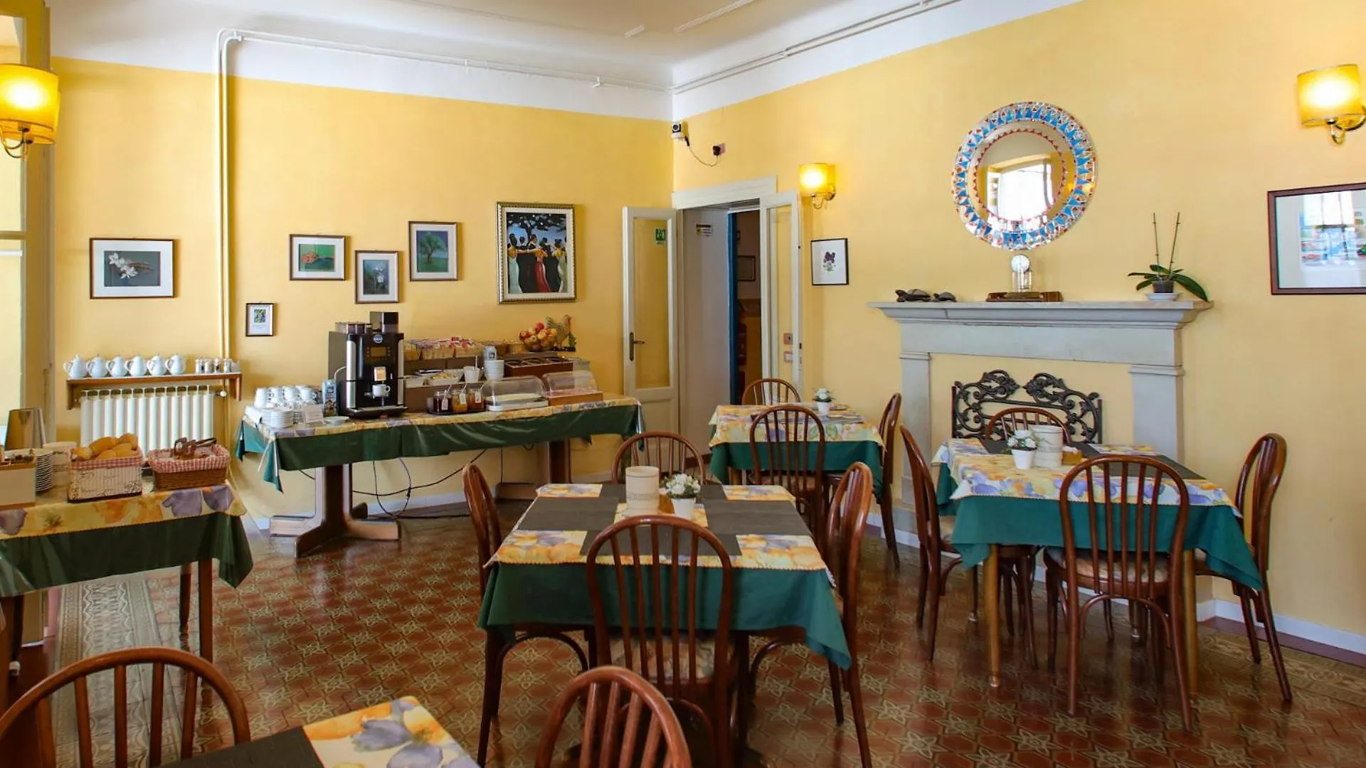 Hotel Garni Riviera Gargnano 2*,