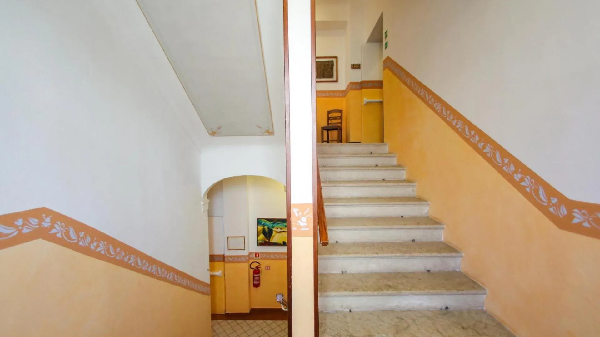 Hotel Garni Riviera Gargnano 2*,