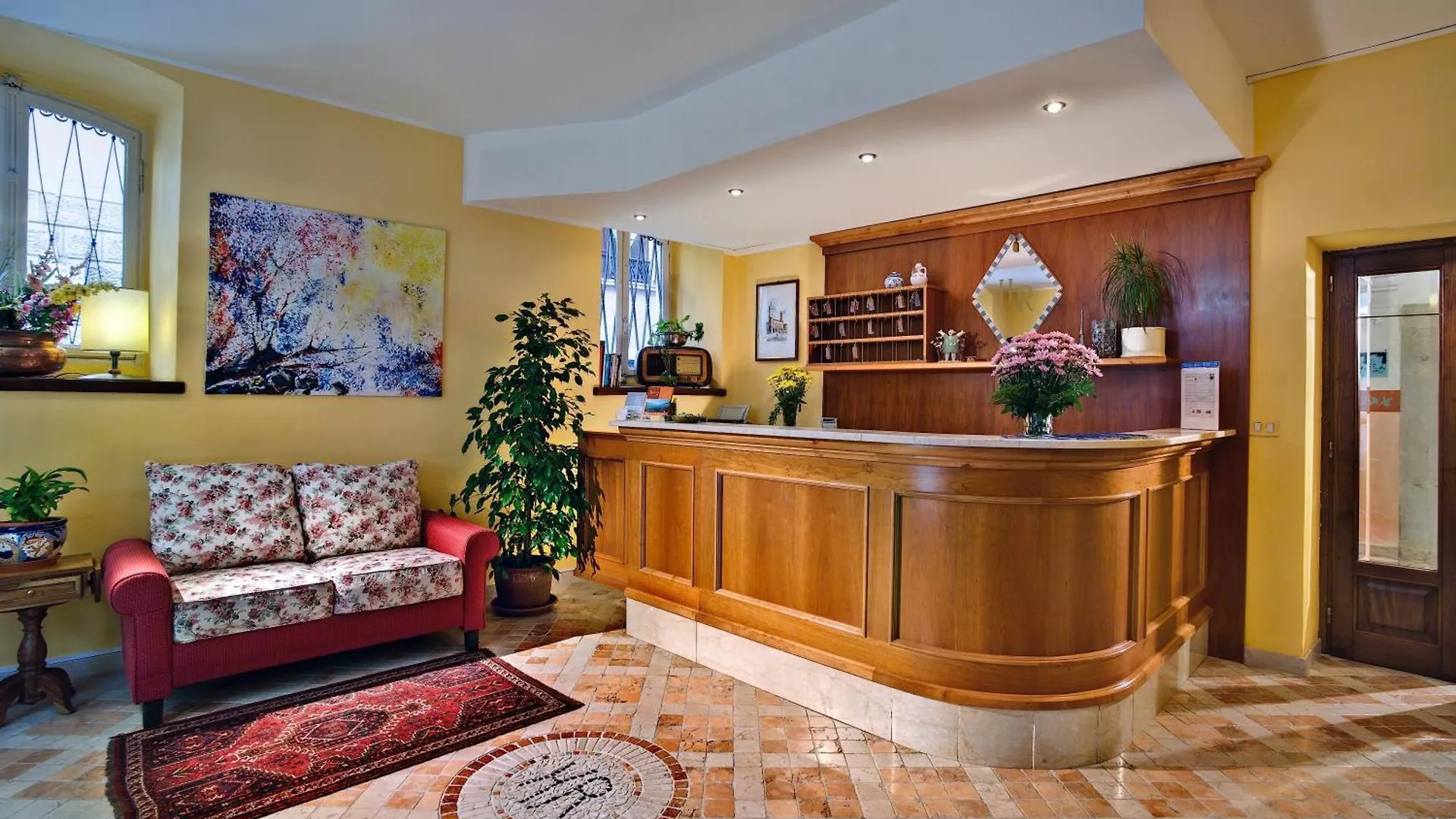 Hotel Garni Riviera Gargnano 2*,