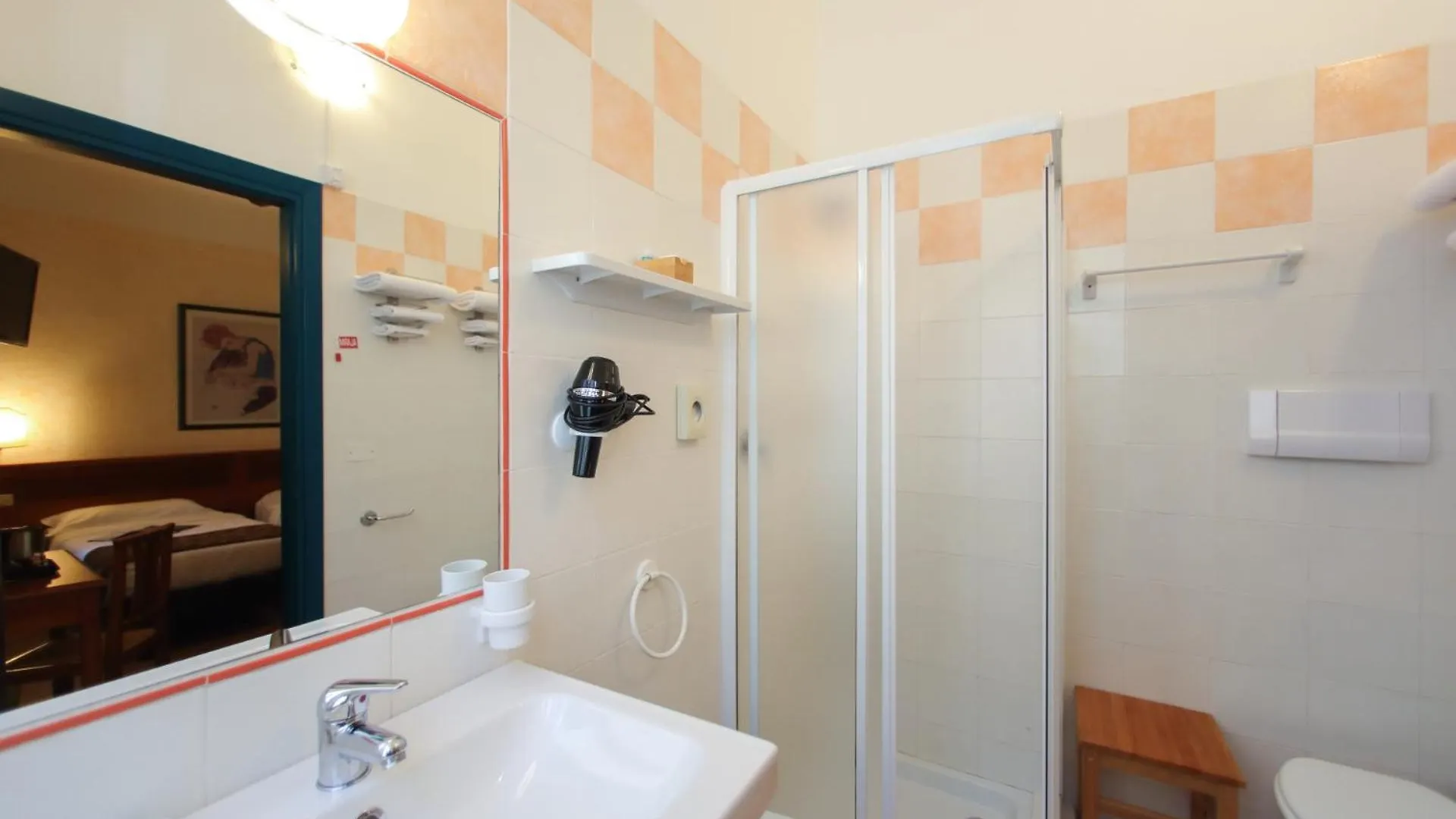 Hotel Garni Riviera Gargnano 2*,  Italy