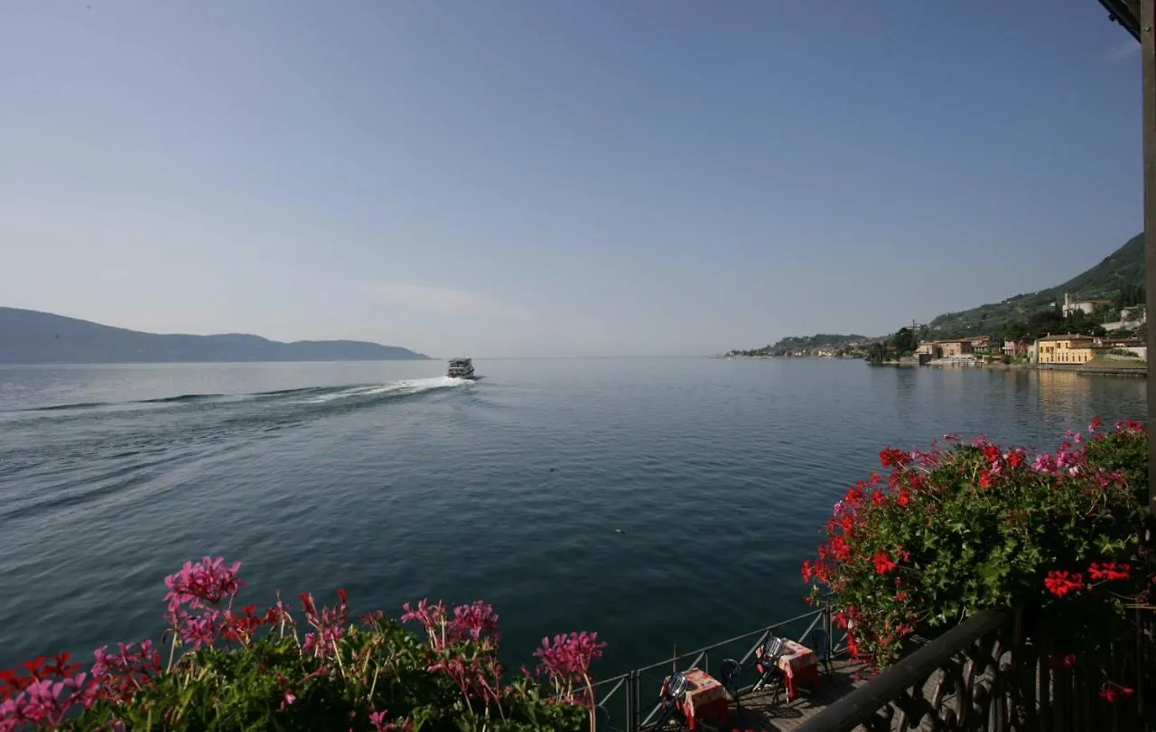 Hotel Garni Riviera Gargnano 2*,  Italy